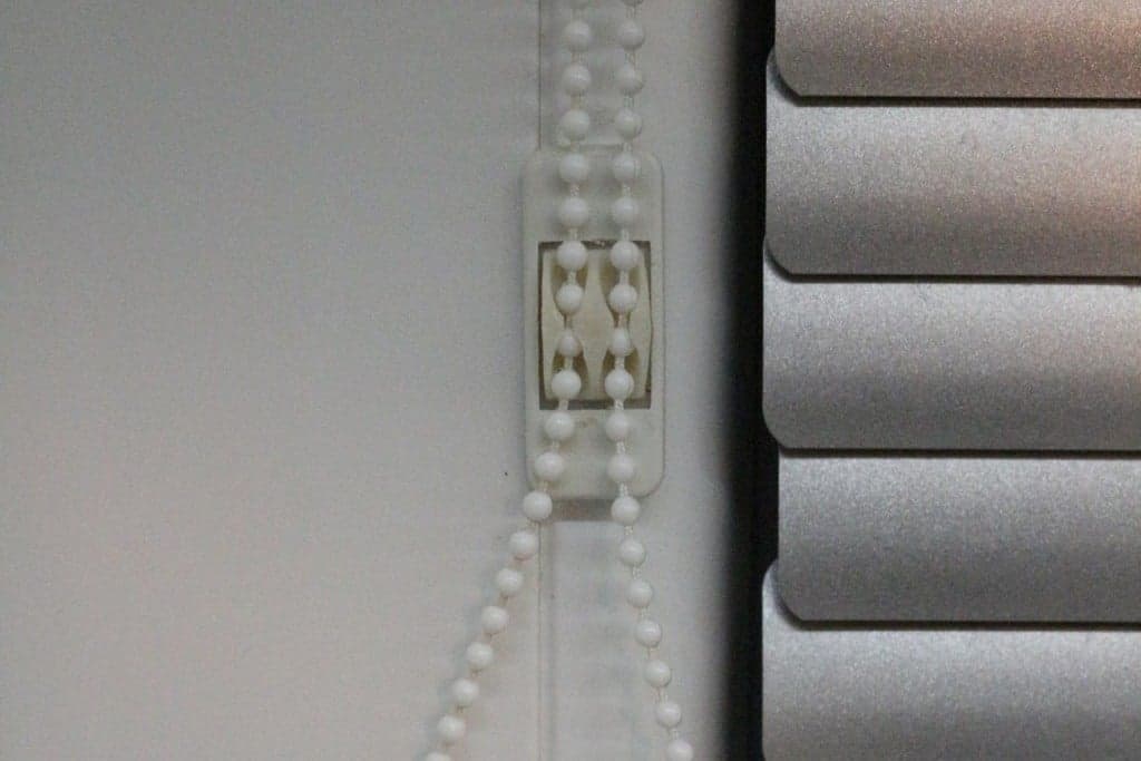 blinds chain clip