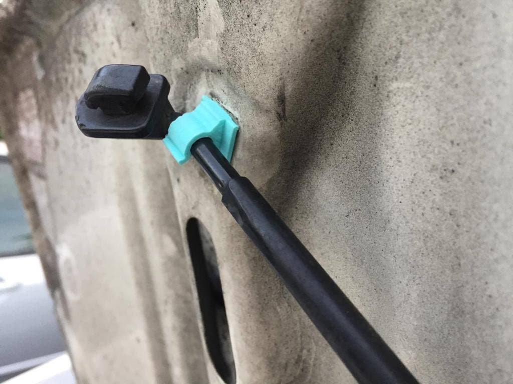 MR2 SW-20 Engine Prop Clip