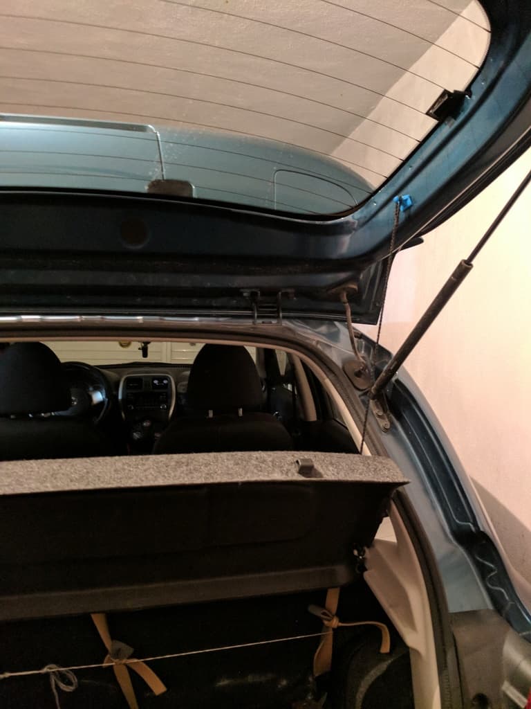 Nissan March Trunk Clip