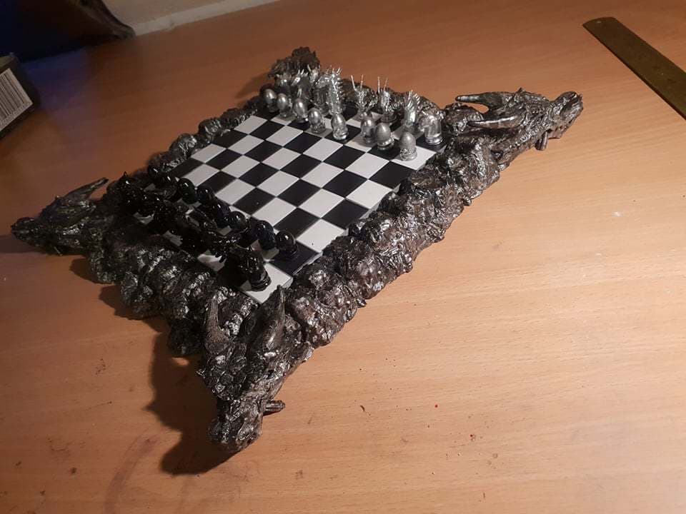 Dragon cliff chess board - magnetic slot squares