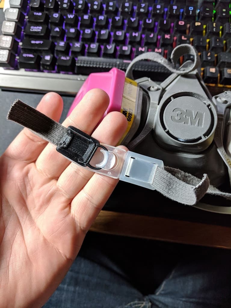 3M Respirator Clip