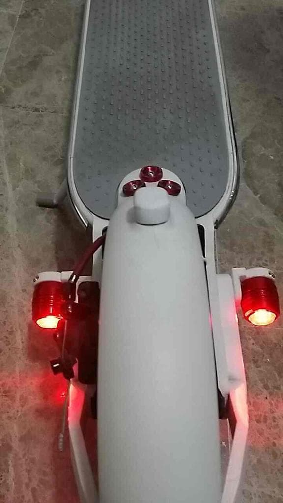 Soportes luces traseras Xiaomi M365