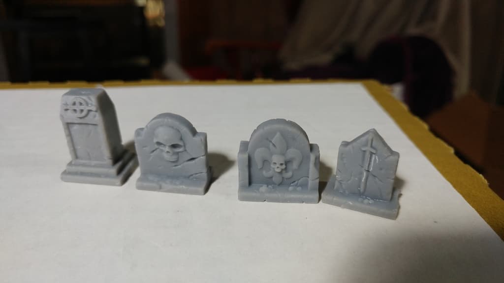 Detailed Grave stones for Minature bases and scenery