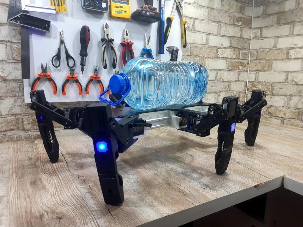 Walking cargo platform