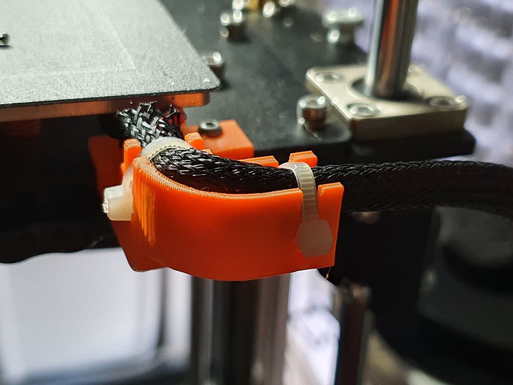 Strain Relief / Bracket Hotbed Cable 90 Degrees Rear